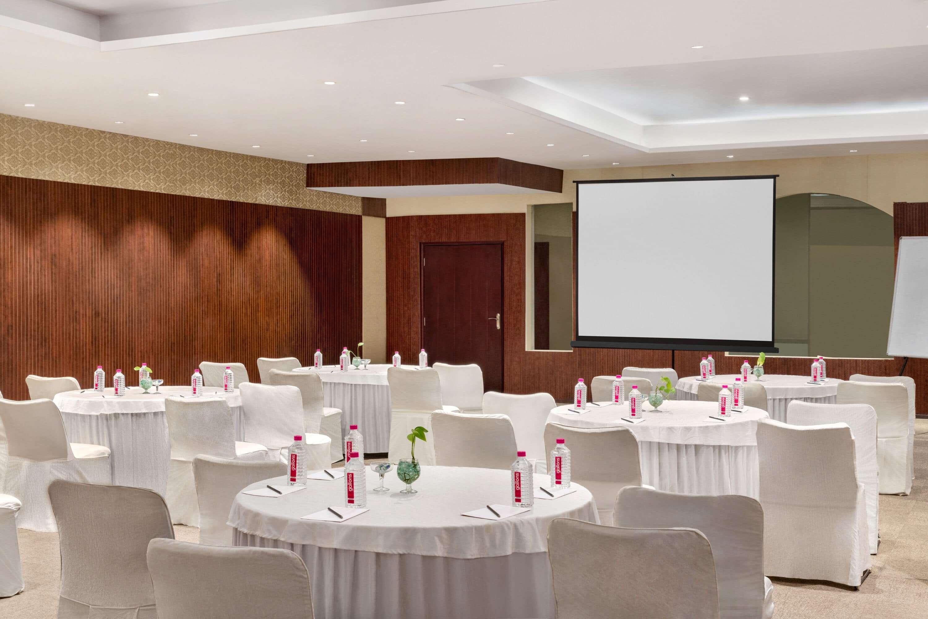Hotel Ramada By Wyndham Jaipur Jaisinghpura Exterior foto